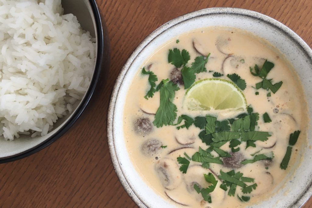 Asia-Suppe mit Kokosmilch
